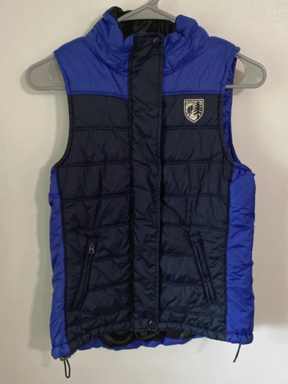 American Eagle Outfitters Blue and Black Quilted Puffer Vest Women’s Small